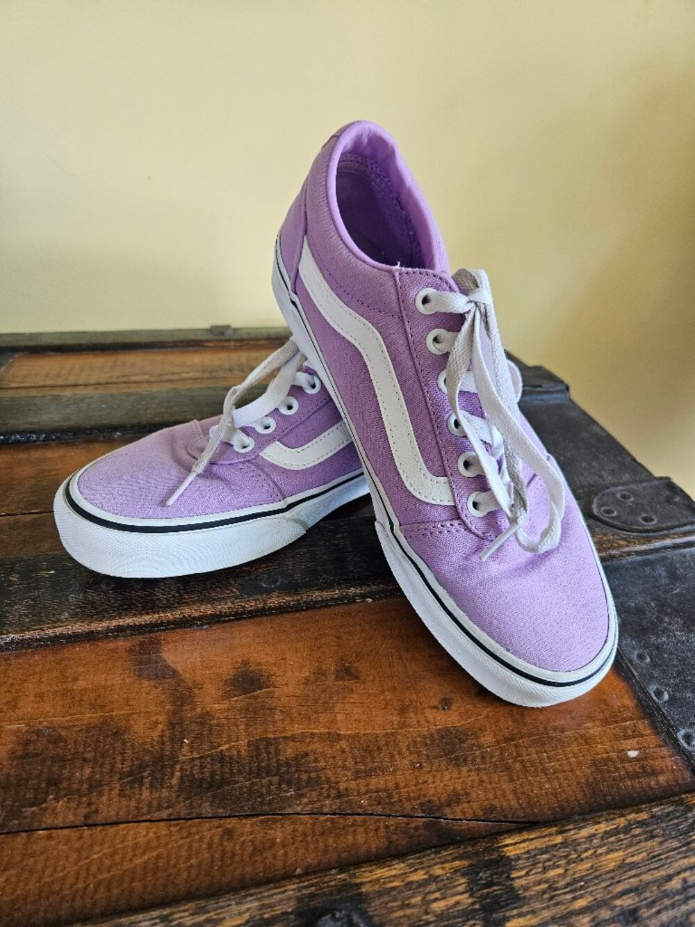 Like-New Vans Old Skool Low Profile Sneakers